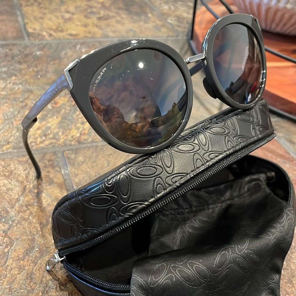 Oakley Prism Top Knot